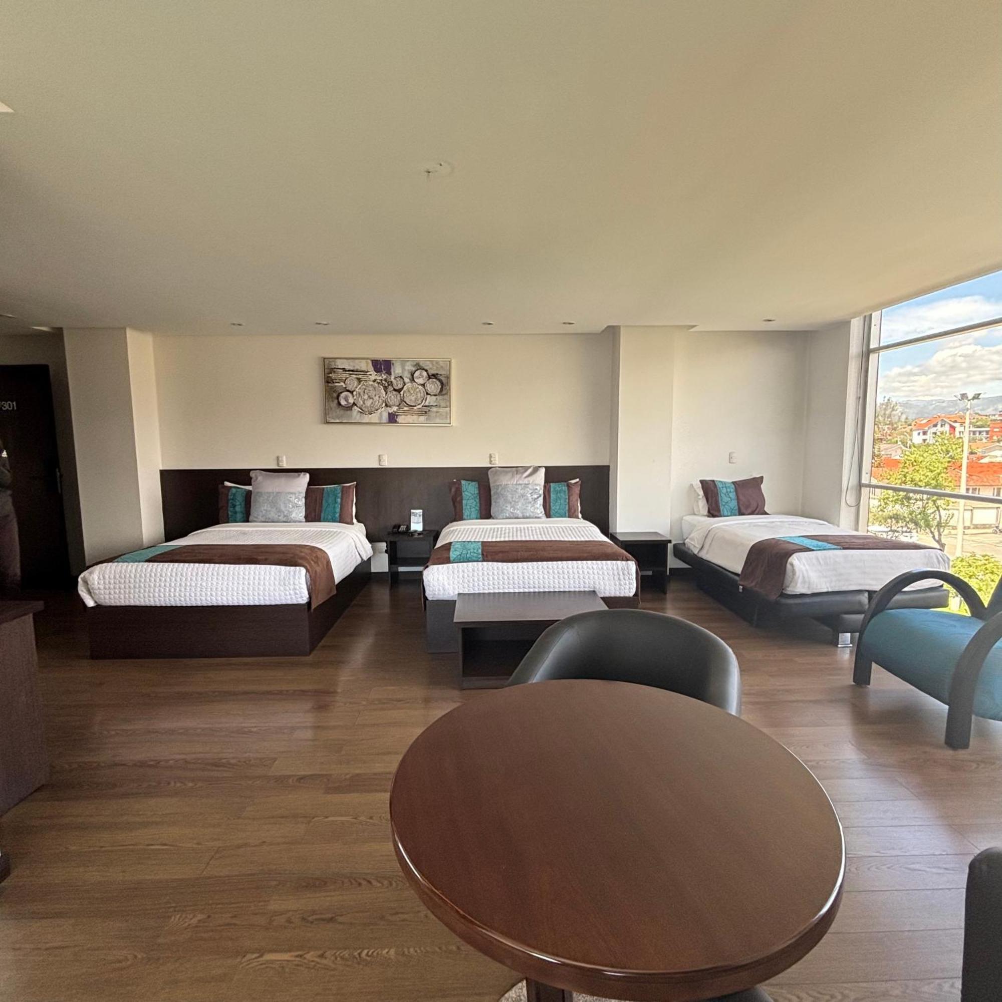 Hotel Valgus กูเอ็งกา ภายนอก รูปภาพ