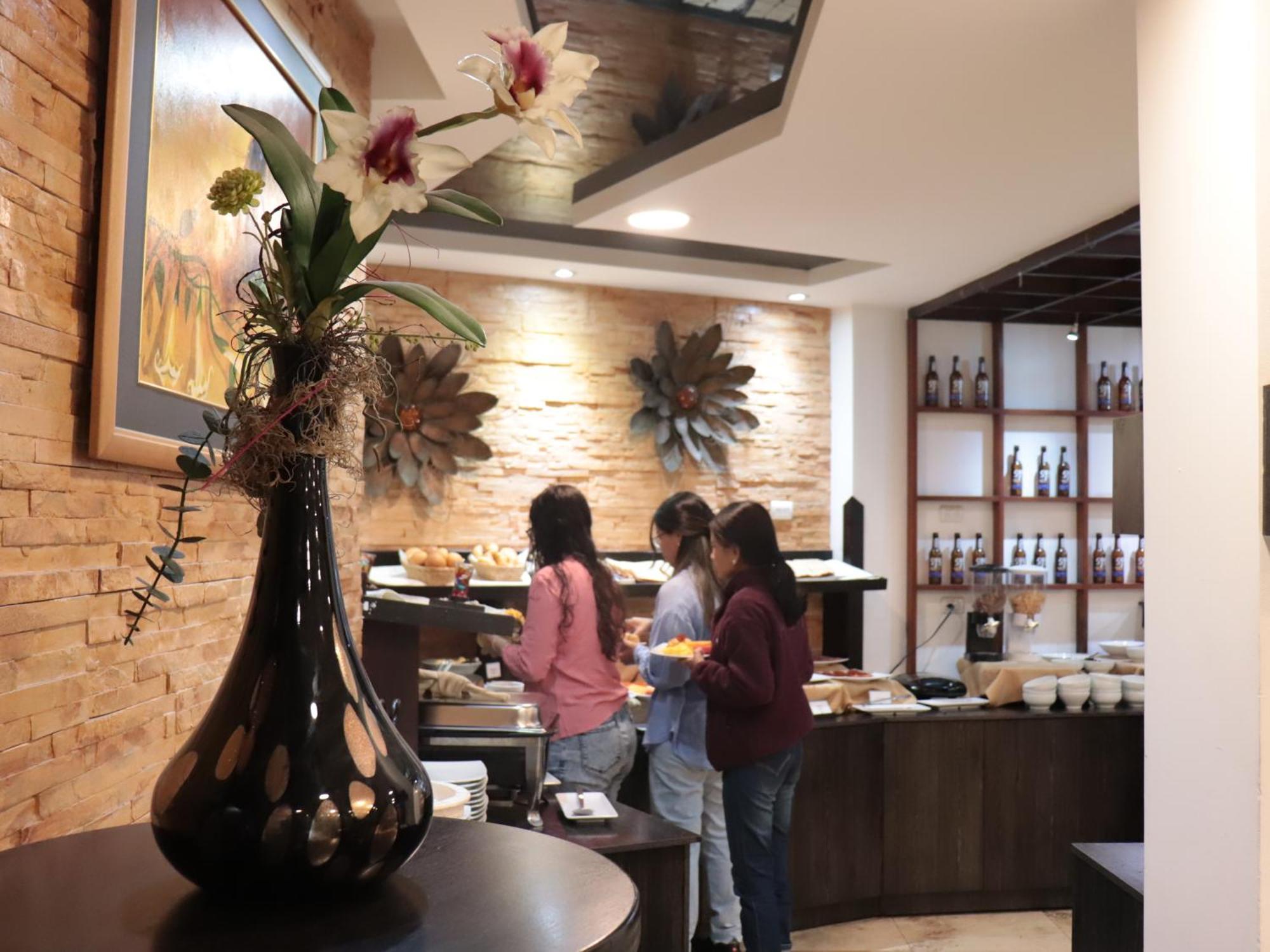 Hotel Valgus กูเอ็งกา ภายนอก รูปภาพ