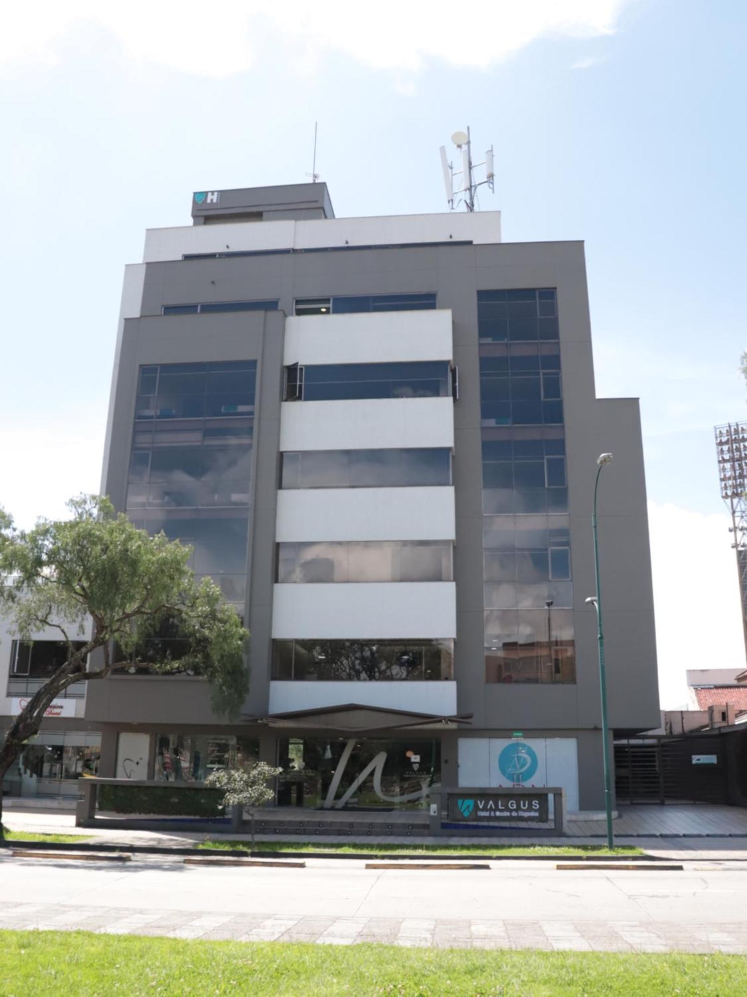 Hotel Valgus กูเอ็งกา ภายนอก รูปภาพ