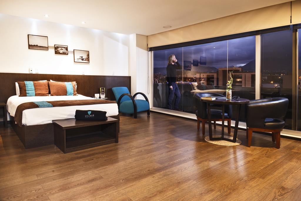 Hotel Valgus กูเอ็งกา ภายนอก รูปภาพ