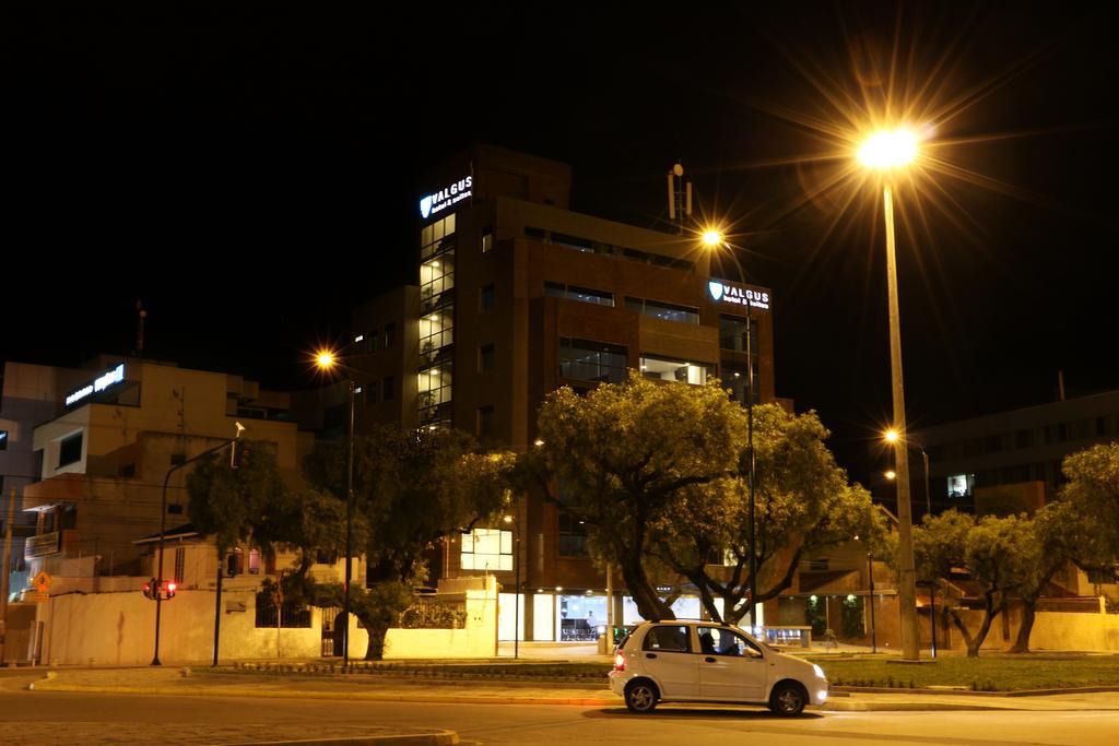 Hotel Valgus กูเอ็งกา ภายนอก รูปภาพ