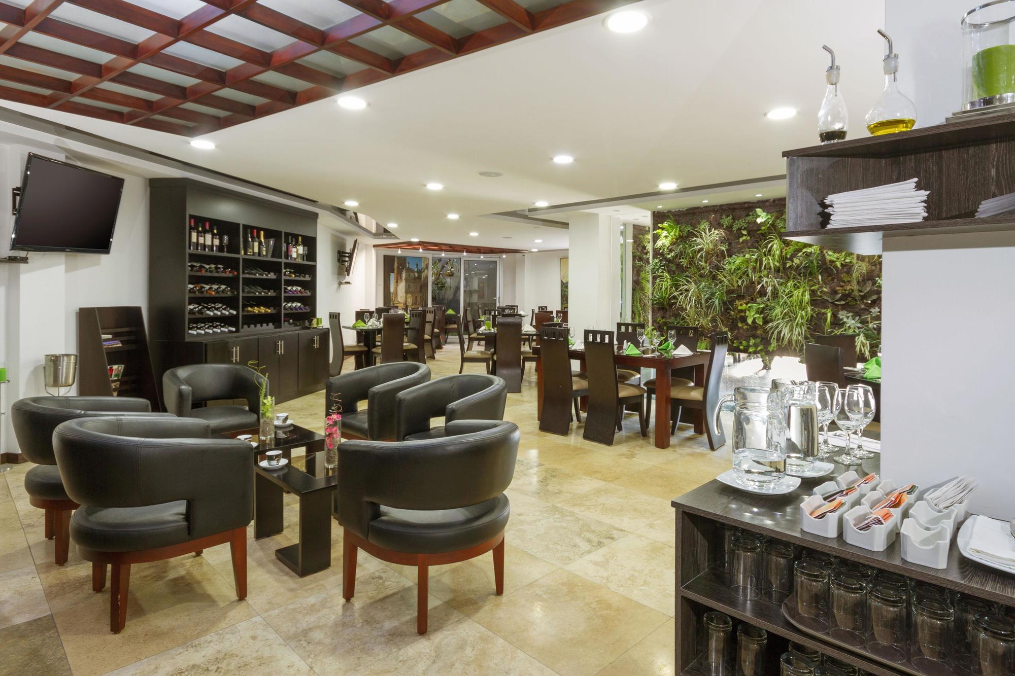 Hotel Valgus กูเอ็งกา ภายนอก รูปภาพ
