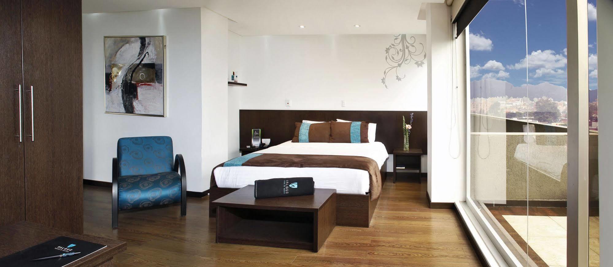 Hotel Valgus กูเอ็งกา ภายนอก รูปภาพ